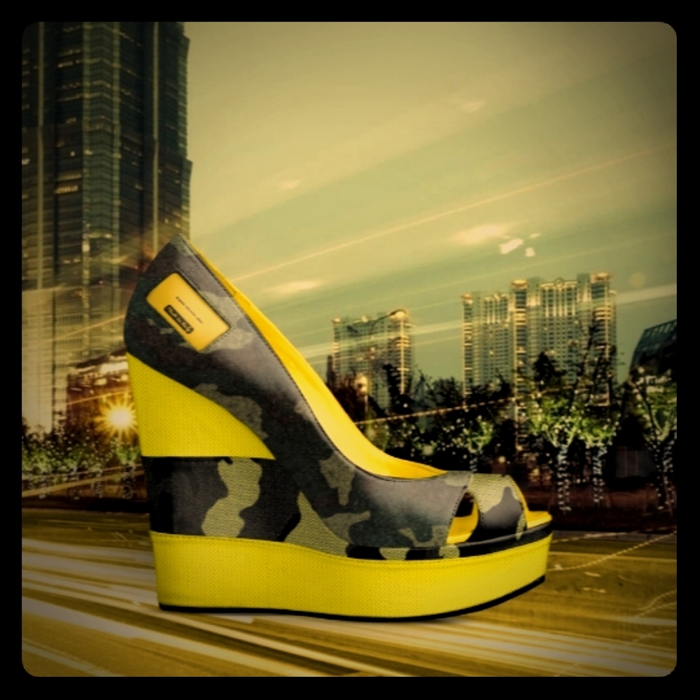 Ladies Open Toe Wedge